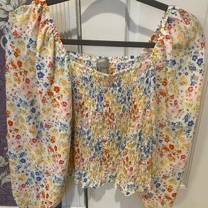 Floral print blouse with puff sleeves